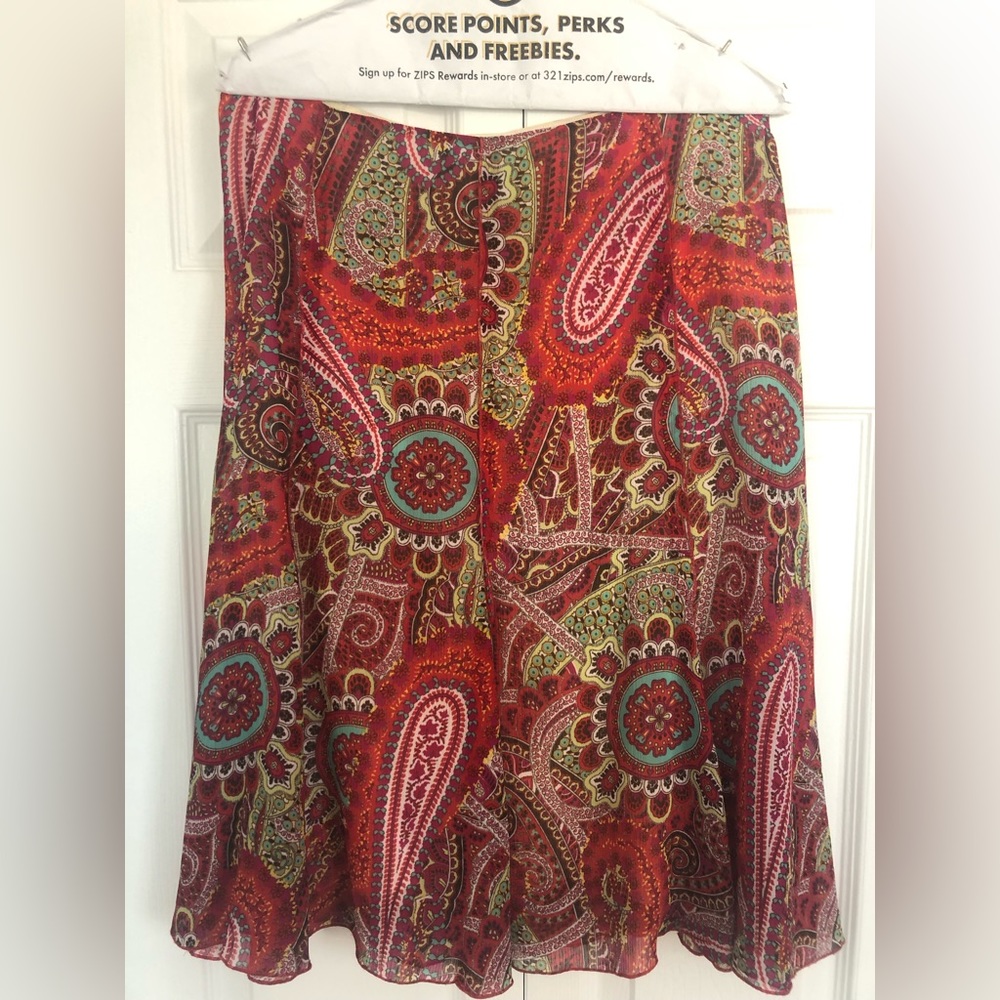 Red flowing skirt Taifun collection A- line paisley print sz. M, 26 inch long